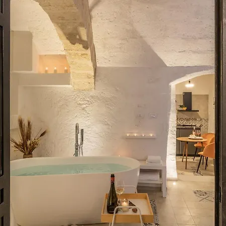 Daire Bright Stone Con Vasca Jacuzzi Monopoli