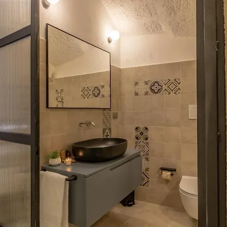 Bright Stone Con Vasca Jacuzzi Daire Monopoli