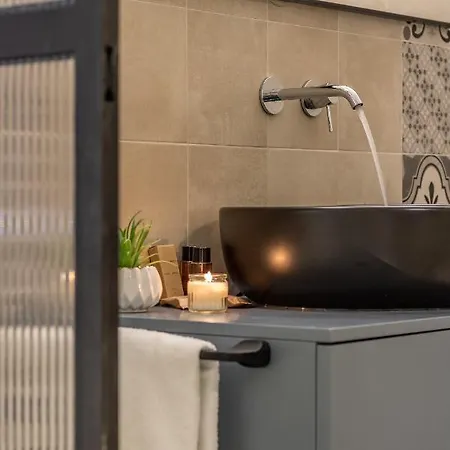 Bright Stone Con Vasca Jacuzzi Apartment *