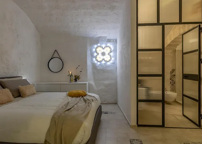דירה Bright Stone Con Vasca Jacuzzi מונופולי